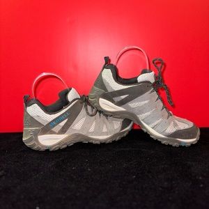 MERRELL hiking shoe. Size 7.5